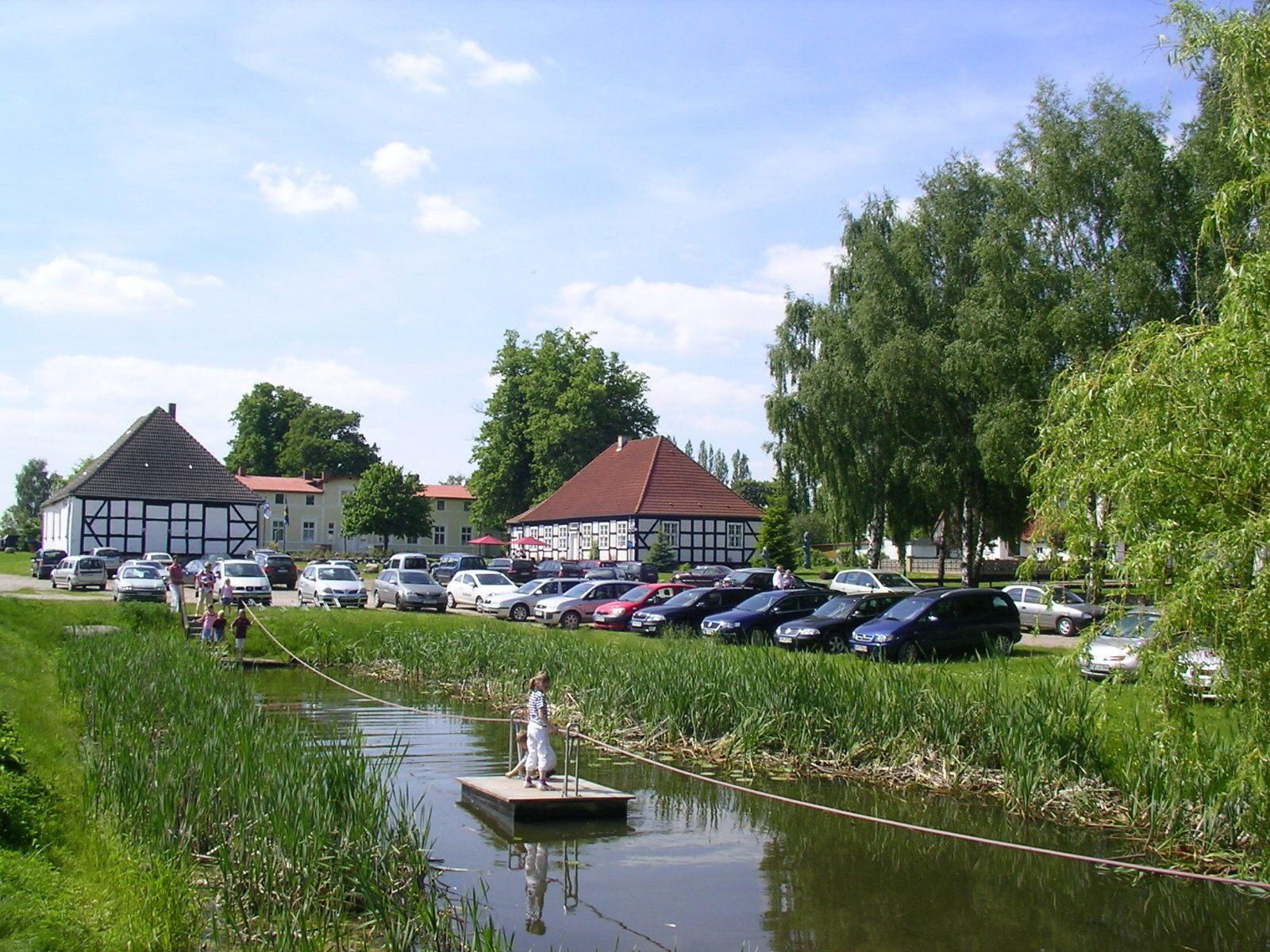 images/yootheme/Orte/Schmatzin/Gutsanlage Schlatkow.jpg