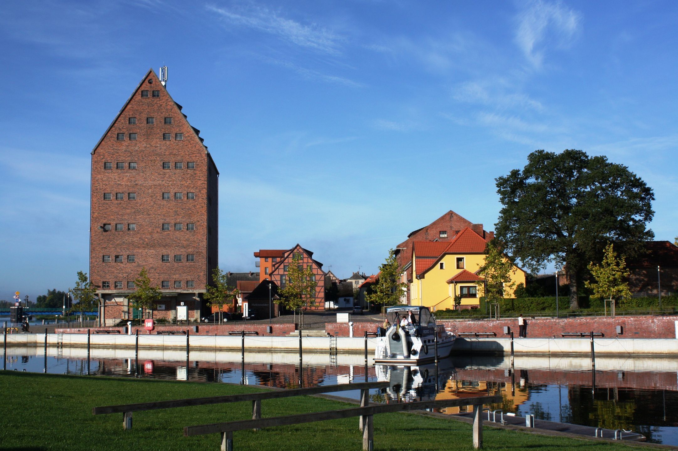 images/yootheme/Orte/Loitz/k-Hafen vom WWR.jpg