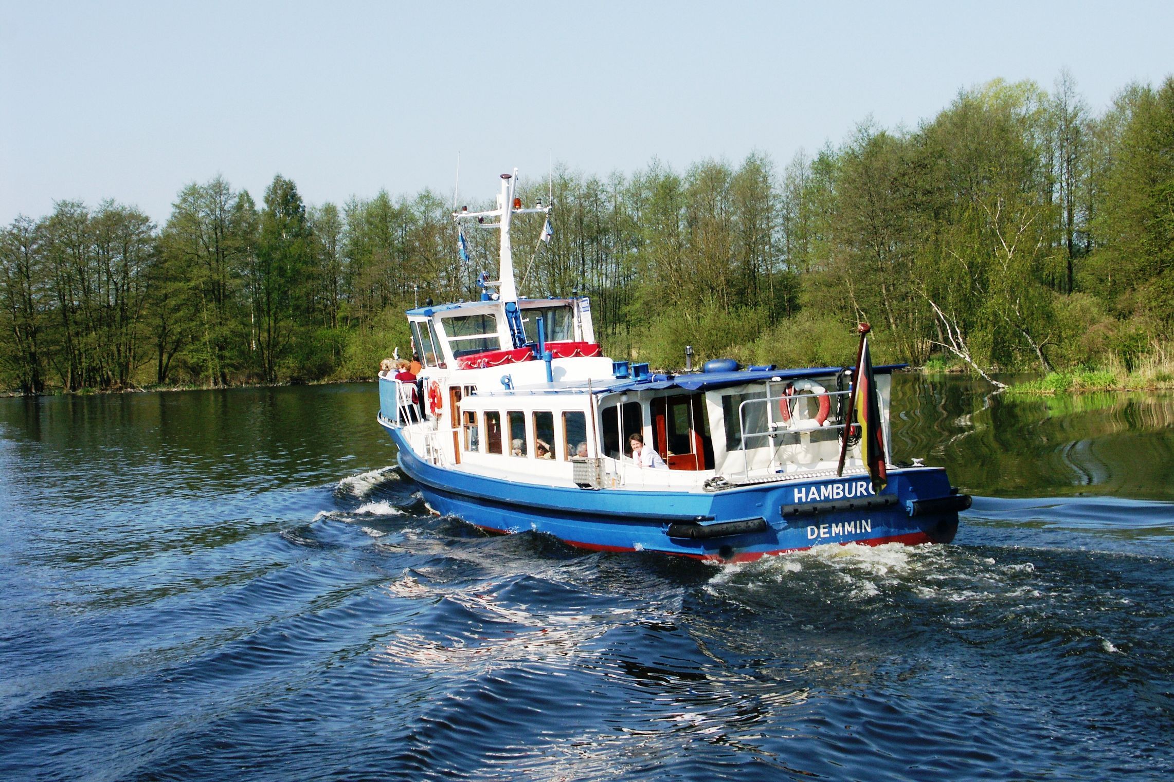 images/yootheme/Orte/Loitz/k-Schiffahrt a.d. Peene.jpg